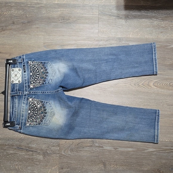 Miss Me Capris - Picture 2 of 3